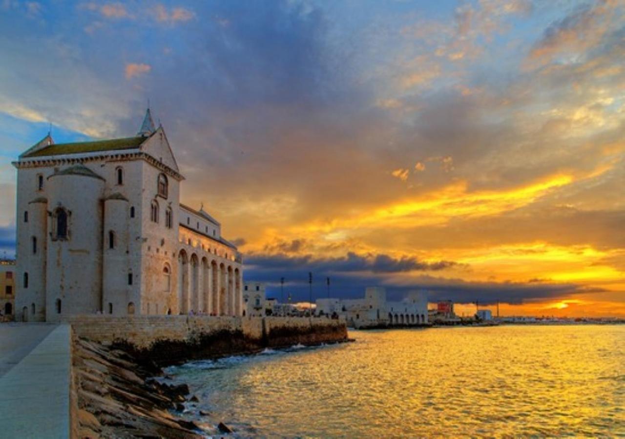 Casa Vacanza -Trani Centro Екстериор снимка